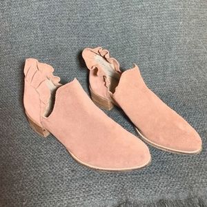 Dusty pink suede booties w/ ruffle